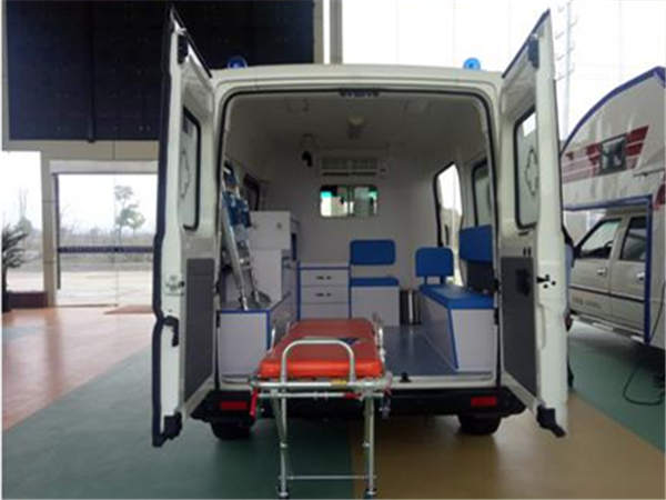 東風御風短軸救護車 東風御風短軸救護車