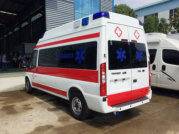 福特V348長(zhǎng)軸超人高頂監(jiān)護(hù)型救護(hù)車(chē) 福特V348長(zhǎng)軸超人高頂監(jiān)護(hù)型救護(hù)車(chē)
