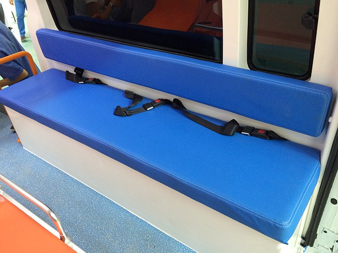 福特V348長(zhǎng)軸超人高頂監(jiān)護(hù)型救護(hù)車(chē) 福特V348長(zhǎng)軸超人高頂監(jiān)護(hù)型救護(hù)車(chē)