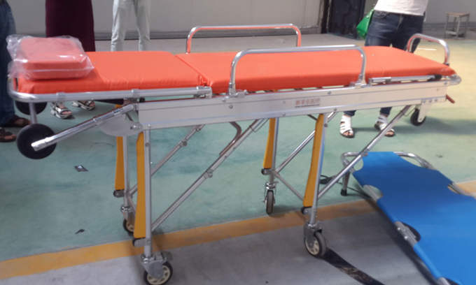 福特V348長(zhǎng)軸超人高頂監(jiān)護(hù)型救護(hù)車(chē) 福特V348長(zhǎng)軸超人高頂監(jiān)護(hù)型救護(hù)車(chē)